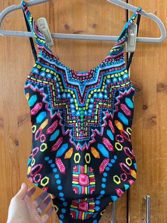 Black Multicolor Pattern One-Piece Swimsuit - Picture 4 of 8
